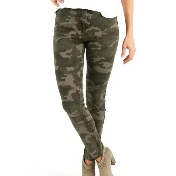 Grace & Lace Camo Mid Rise Jegging Size Medium - Picture 1 of 7